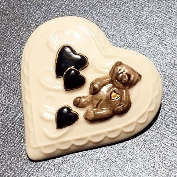 Vintage Ceramic Teddy Bear Heart Shaped Pin Brooch with Gold Heart Accent - Picture 4 of 6
